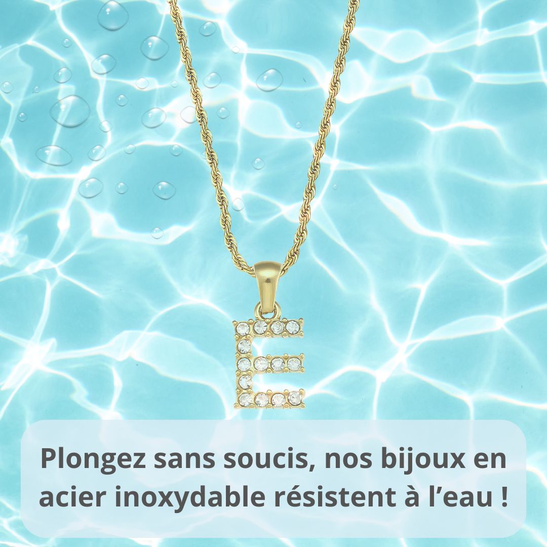 Collier initiale sertie de pierres